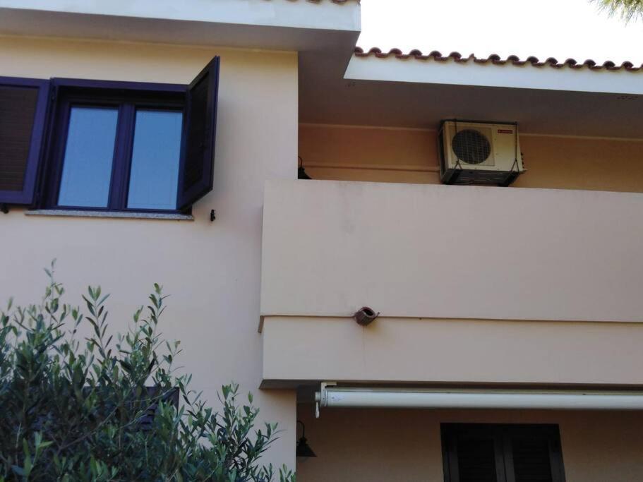 Villa Panoramica Immersa Nel Verde Porto Pino Exterior foto